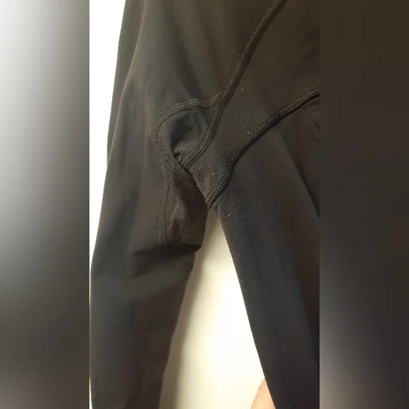 Black Lululemon cowl-neck sweater - size 4 - Picture 4 of 6